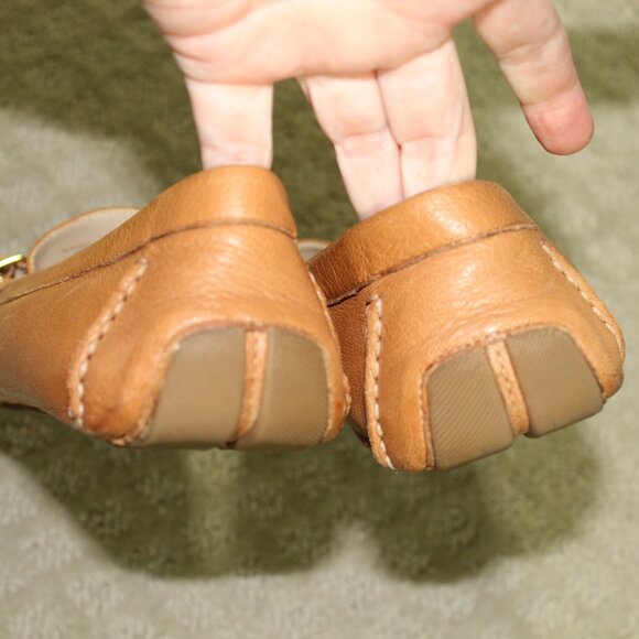 Cole Haan Women's Sz 8B Soft Tan Pebbled Leather Buckle Accented Driving Loafers - Picture 5 of 6